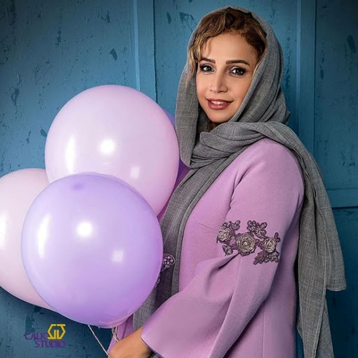 پوشش عجیب شبنم قلی خانی در صحنه تائتر + عکس پوشش عجیب شبنم قلی خانی در صحنه تائتر + عکس