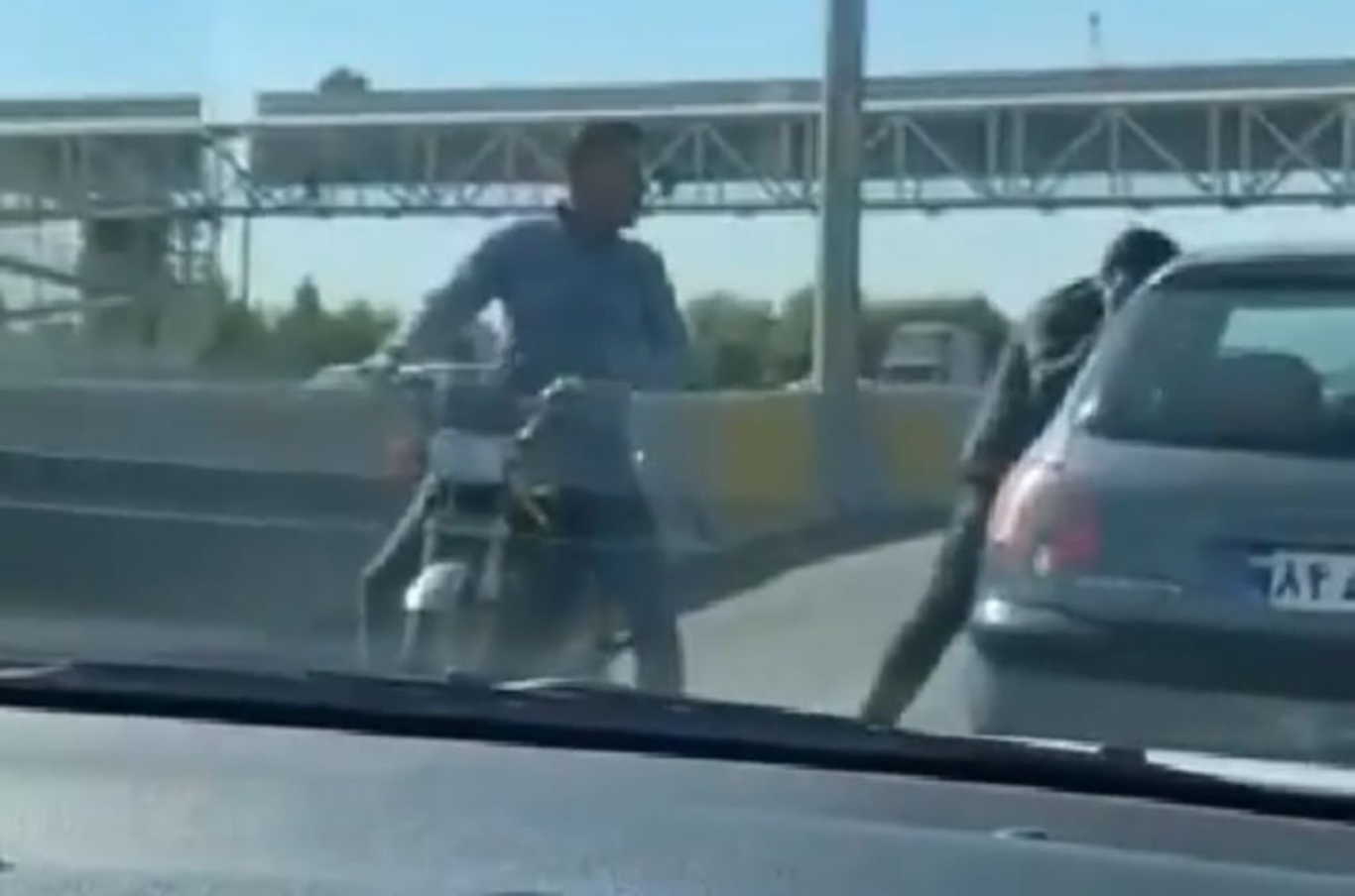 زورگیری های وحشتناک که رسانه ای شدند/ عاقبت زورگیر اتوبان نیایش چه می شود؟ زورگیری های وحشتناک