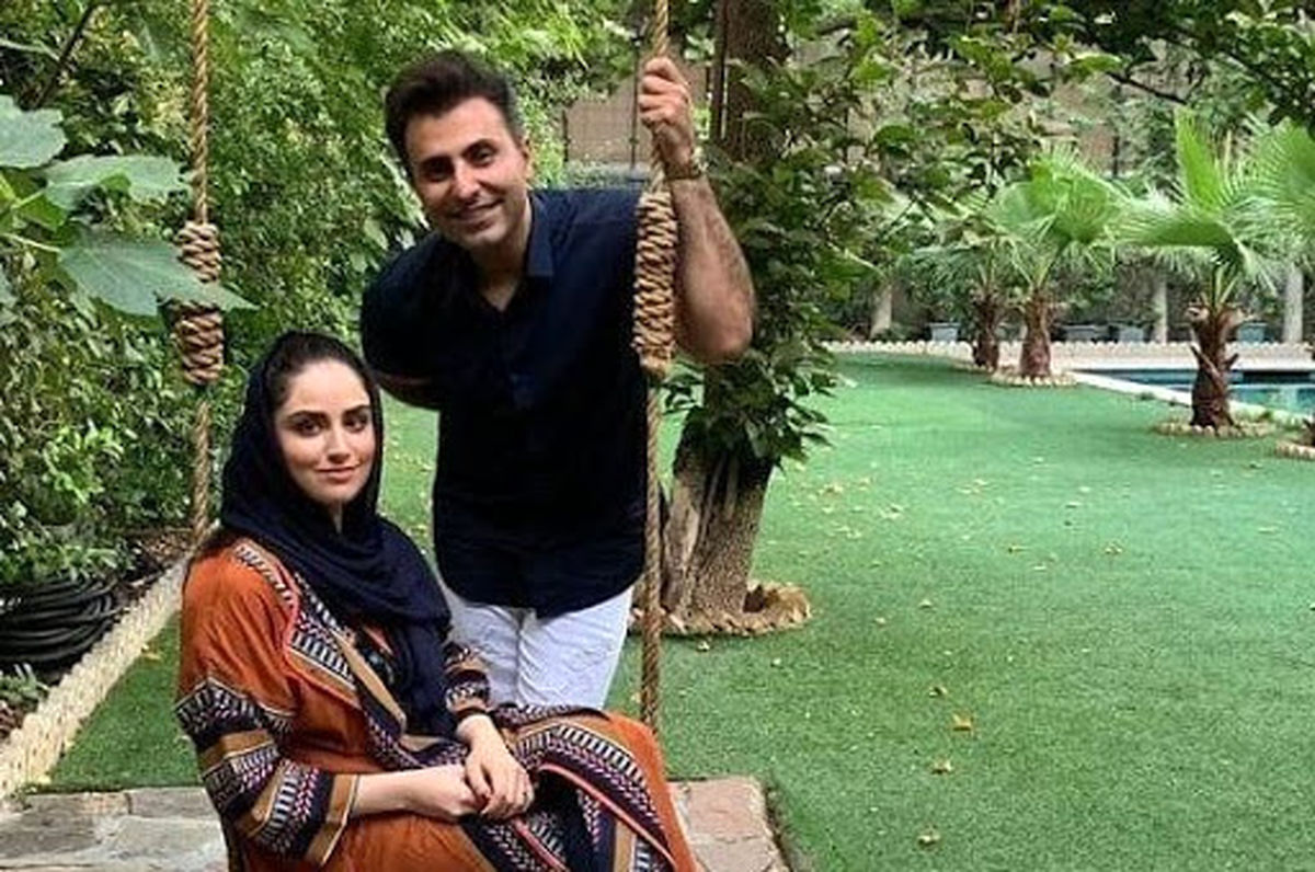 حرکات عجیب خانم بازیگر در ورزشگاه آزادی + فیلم حرکات عجیب خانم بازیگر در ورزشگاه آزادی + فیلم