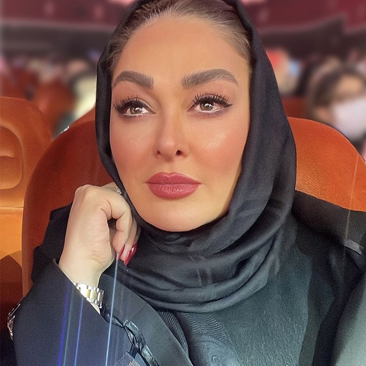 ست شال و رژ قرمز الهام حمیدی + عکس ست شال و رژ قرمز الهام حمیدی + عکس