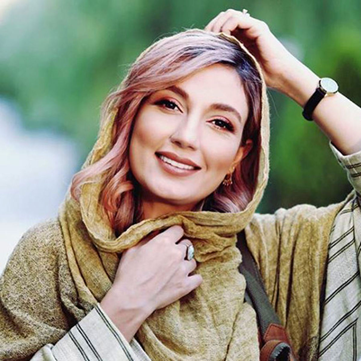 حدیث میرامینی با مو‌های بلوند در کنارش پسرش + عکس