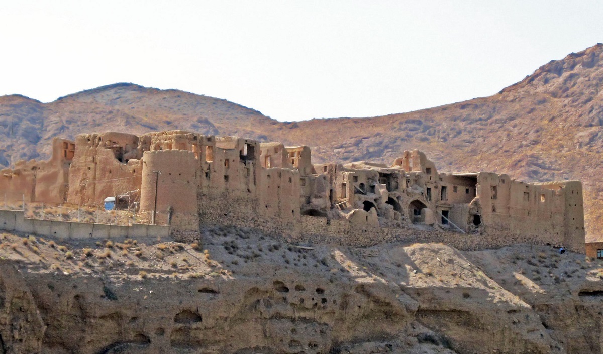 معرفی جاذبههای گردشگری روستای ابیانه معرفی جاذبههای گردشگری روستای ابیانه