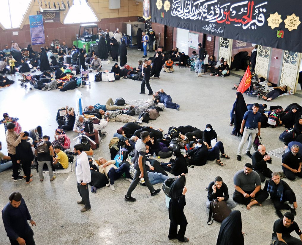 بررسی دشواریهای زائران اربعین حسینی اربعین