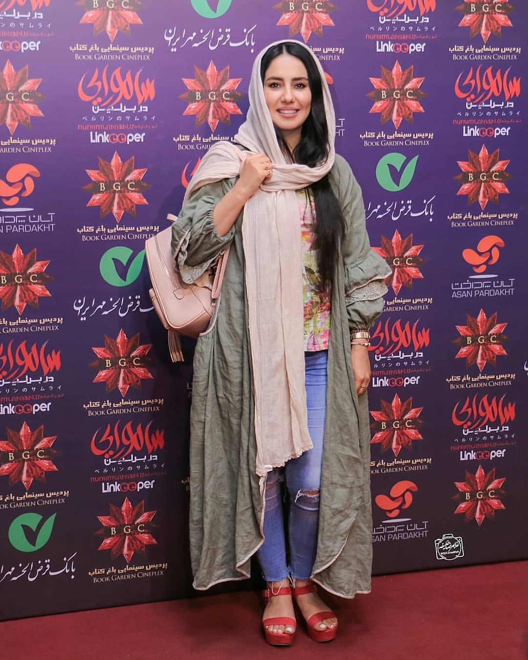 استایل شیک و جذاب شیدا یوسفی در اکران فیلم نمور استایل شیک و جذاب شیدا یوسفی در اکران فیلم نمور