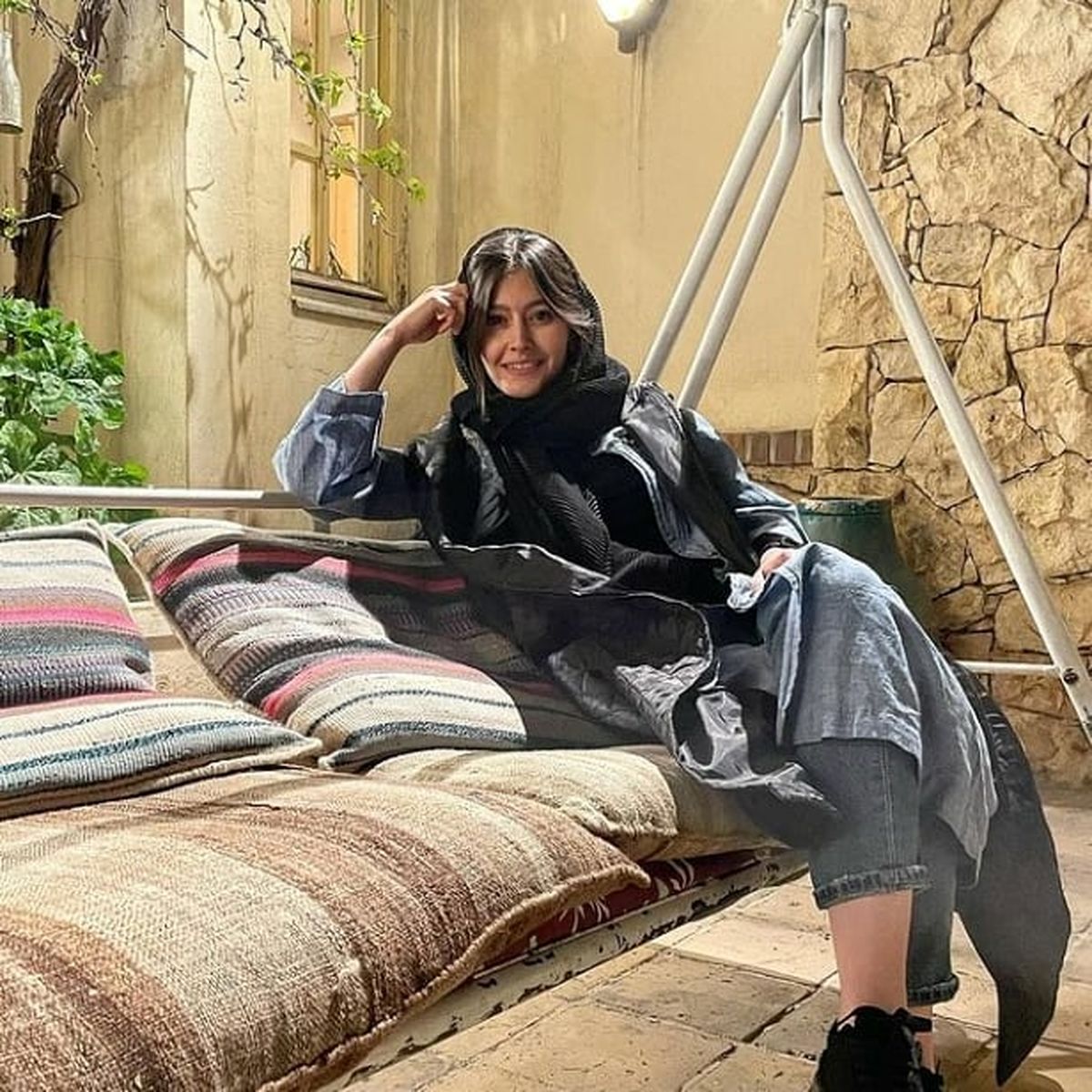 استایل پردیس احمدیه با تیپ یکدست سفید + عکس استایل پردیس احمدیه با تیپ یکدست سفید + عکس