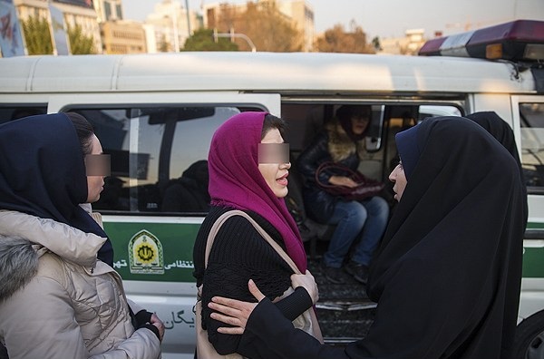 همه حاشیه های اخیر گشت ارشاد