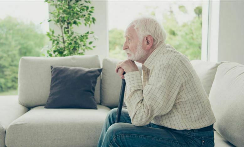 سالمند تنها