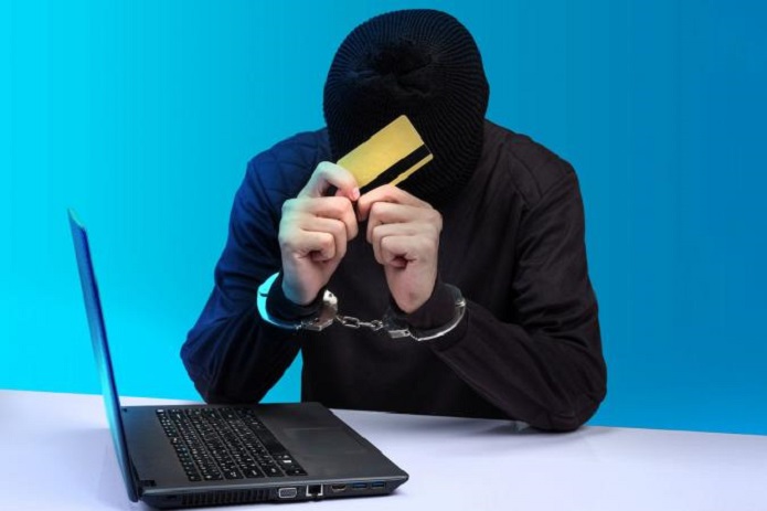 سرقت های میلیاردی به روش اسکیمر سرقت های میلیاردی به روش اسکیمر