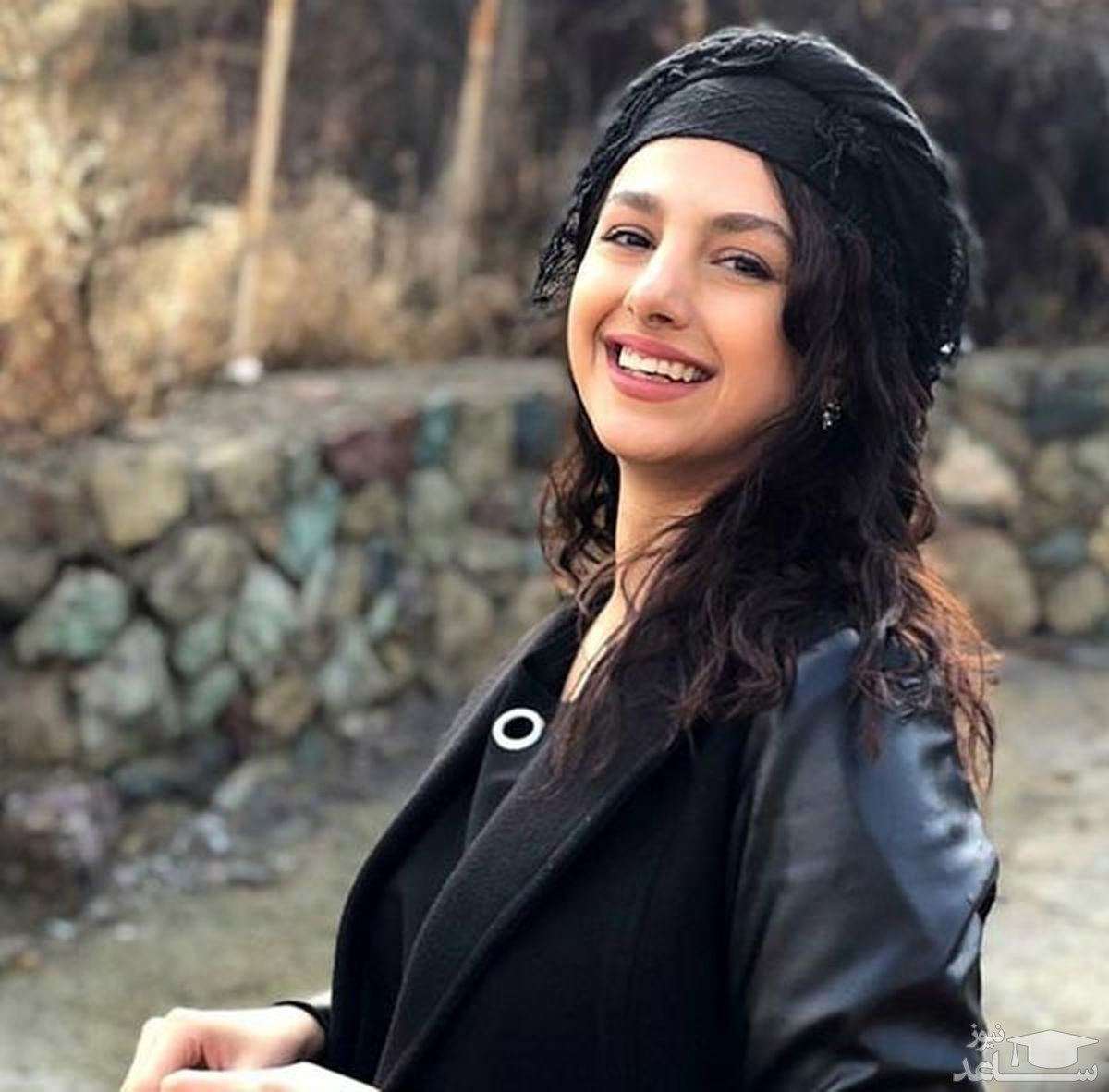 استایل جوانه دلشاد و خانواده اش در کنار ساحل + عکس استایل جوانه دلشاد و خانواده اش در کنار ساحل + عکس