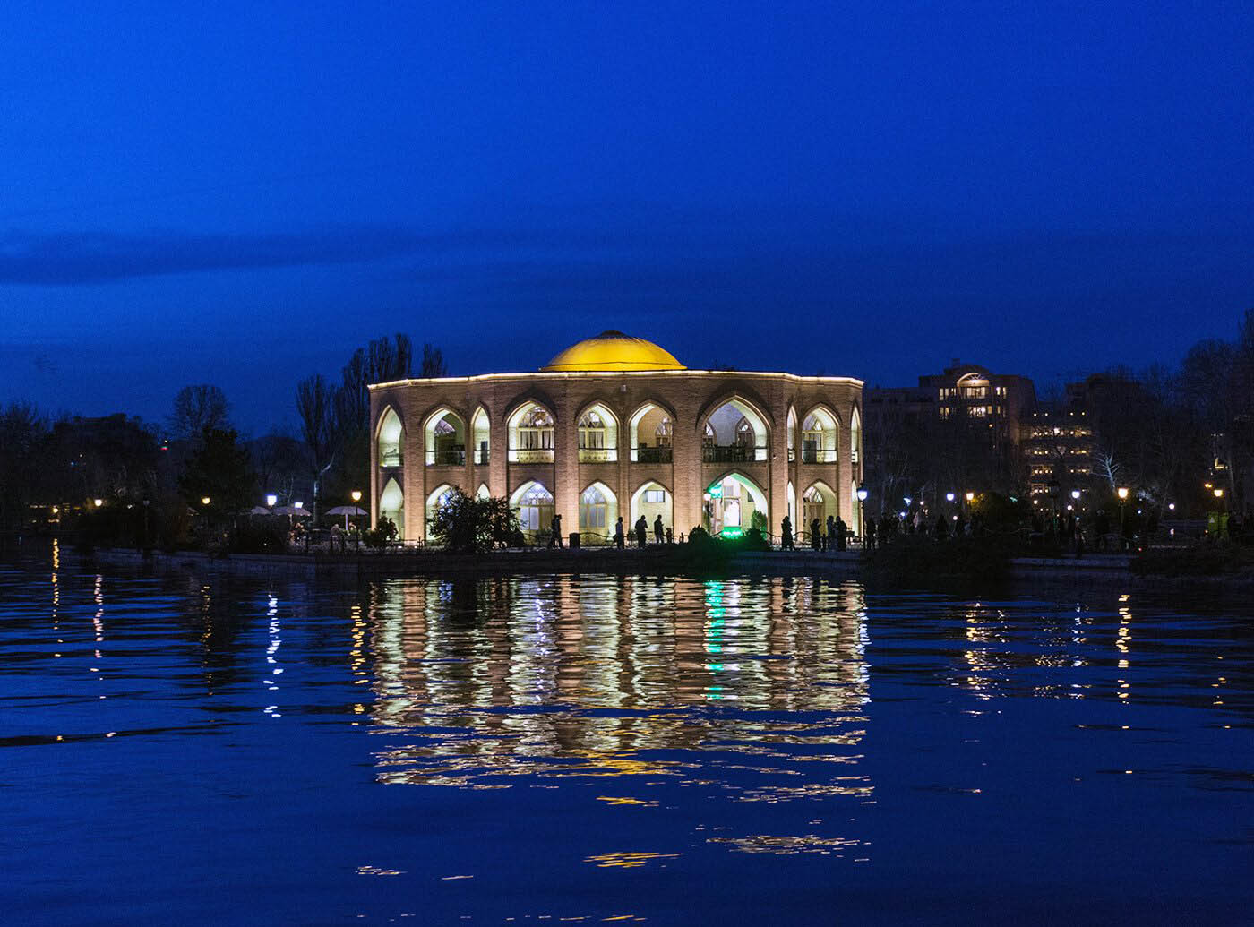 معرفی جاذبههای ائل گلی شهر تاریخی تبریز معرفی جاذبههای ائل گلی شهر تاریخی تبریز