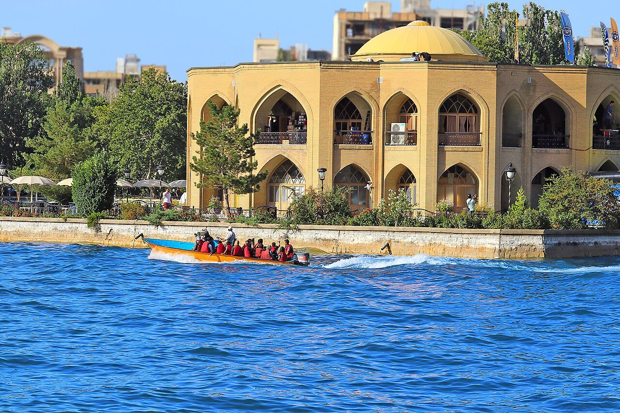 معرفی جاذبههای ائل گلی شهر تاریخی تبریز معرفی جاذبههای ائل گلی شهر تاریخی تبریز