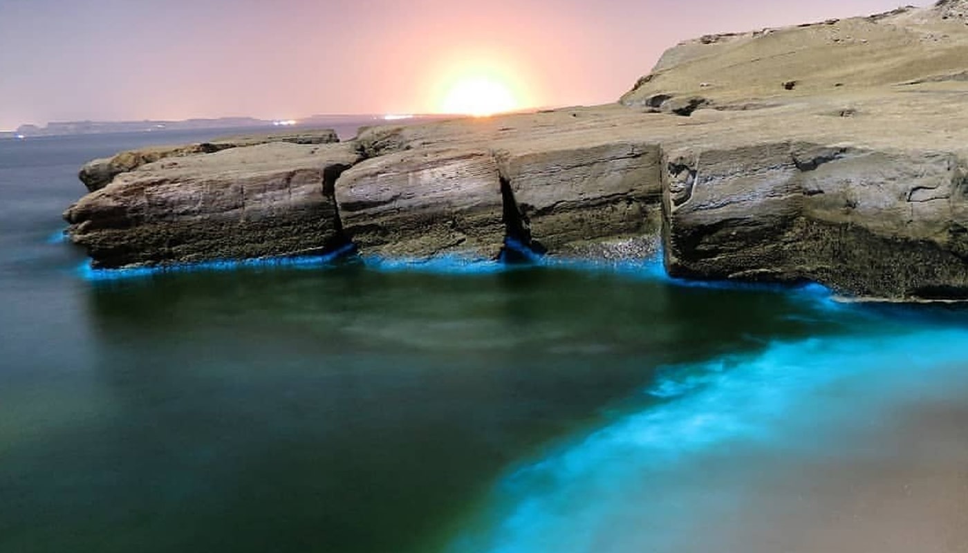 ساحل نقرهای جزیره هنگام ساحل نقرهای جزیره هنگام