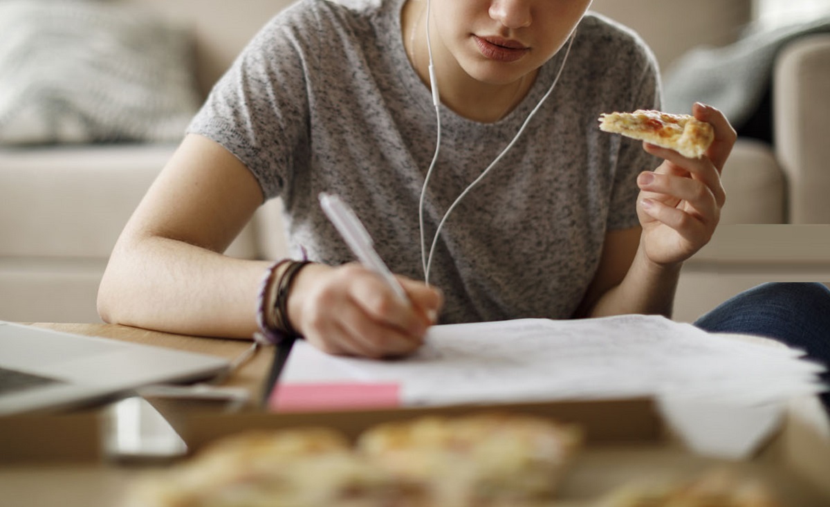 اختلال غذاخوردن احساسی چیست؟ اختلال غذاخوردن احساسی چیست؟