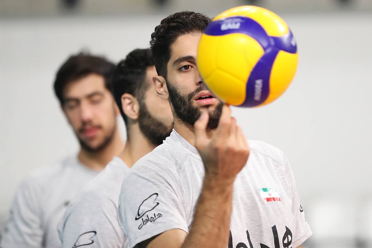 واکنش میلاد عبادی پور به حرفهای تند حمید رسایی + عکس واکنش میلاد عبادی پور به حرفهای تند حمید رسایی + عکس