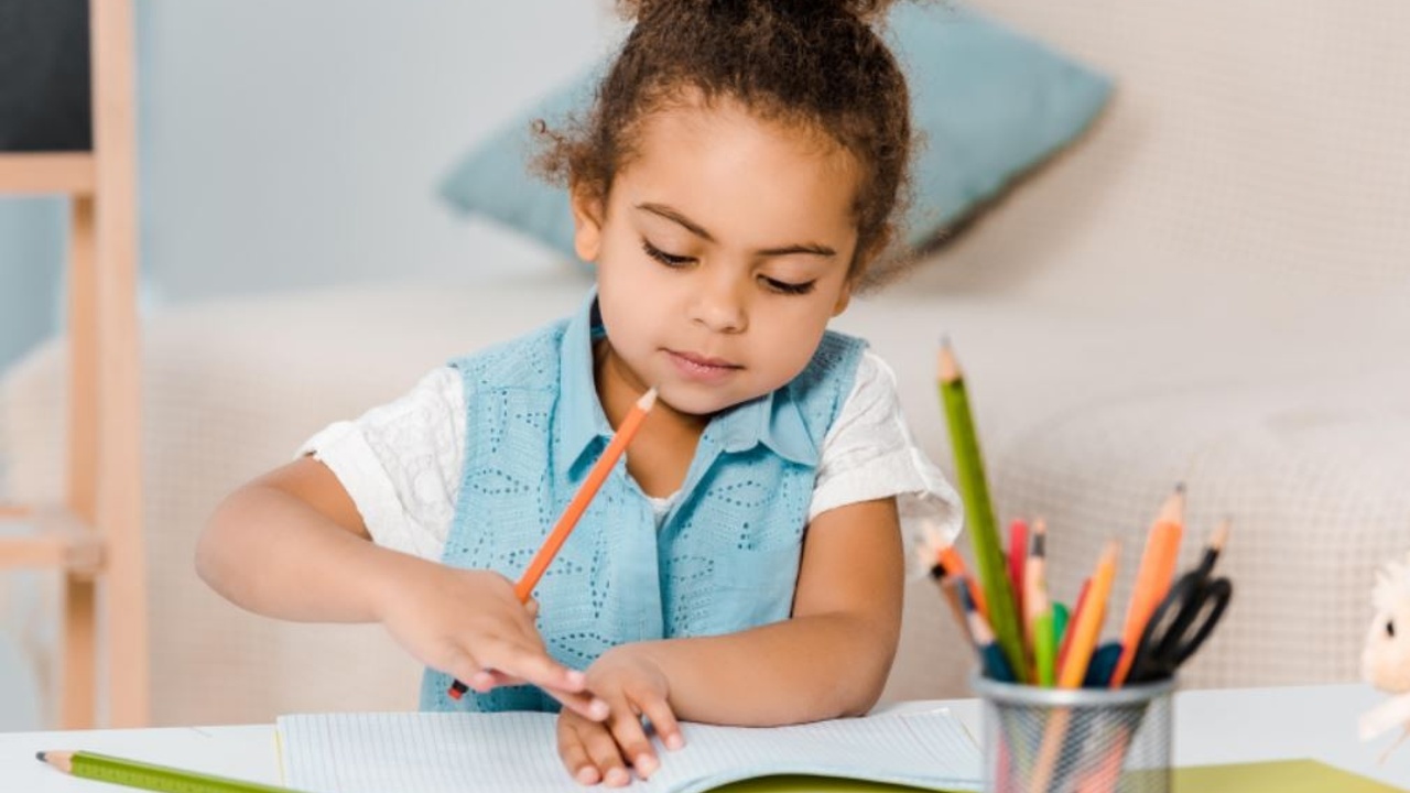 اختلال نوشتن در کودکان و راههای درمان آن اختلال نوشتن در کودکان و راههای درمان آن
