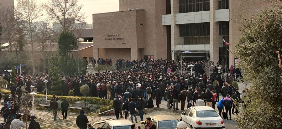 با جوانان معترض شوخی نکنید اعتراضات در ایران