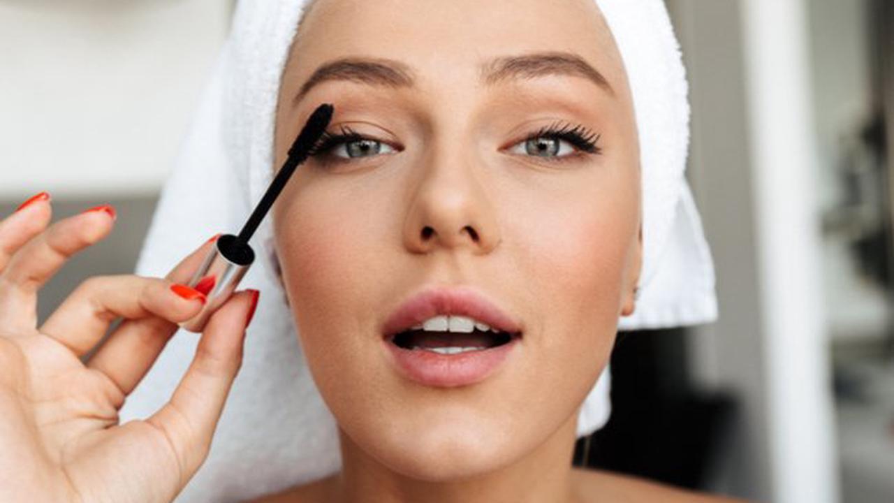 اشتباهاتی در آرایش که شما را پیر نشان میدهد اشتباهاتی در آرایش که شما را پیر نشان میدهد