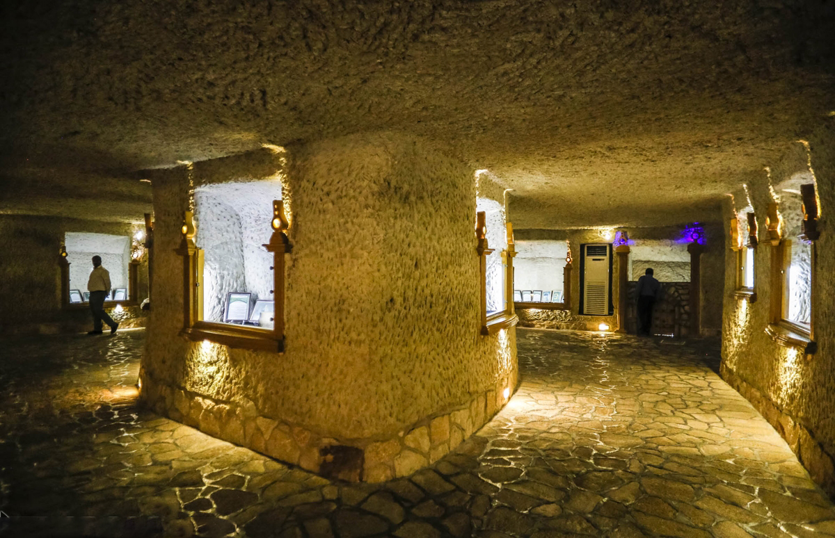 جاذبههای شهر زیرزمینی کاریز جزیره کیش جاذبههای شهر زیرزمینی کاریز جزیره کیش