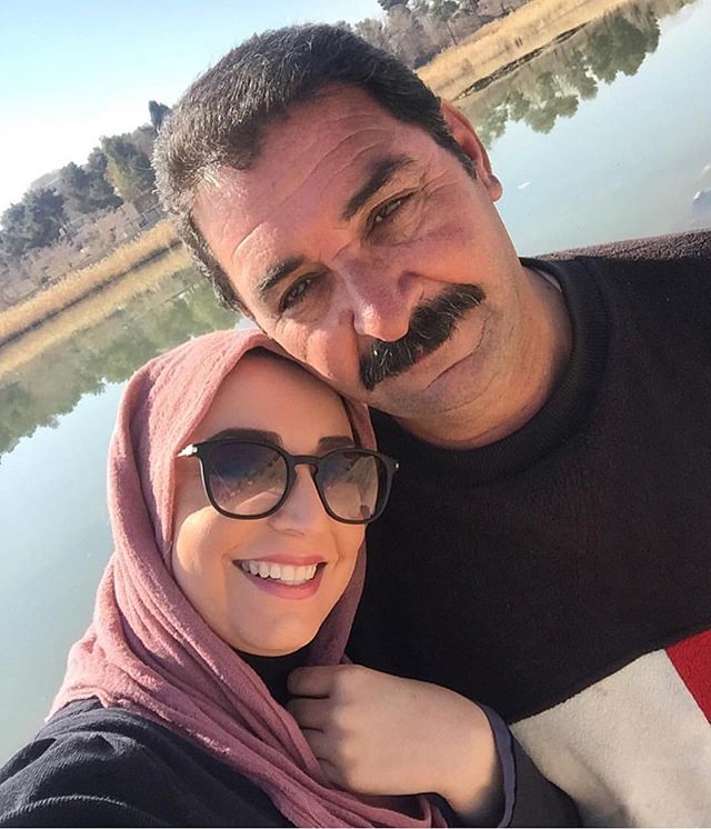کشف حجاب مجری زن در خیابانهای تهران + فیلم کشف حجاب مجری زن در خیابانهای تهران + فیلم