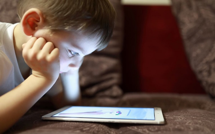 ترکیب زیانبار خواب و گوشی ترکیب زیانبار خواب و گوشی