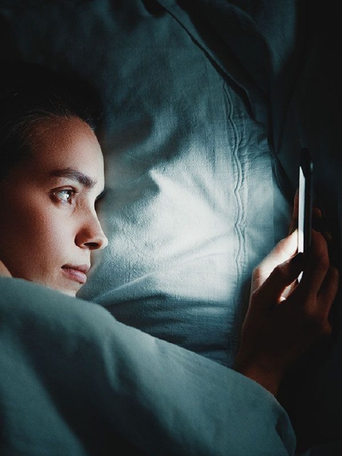 ترکیب زیانبار خواب و گوشی ترکیب زیانبار خواب و گوشی