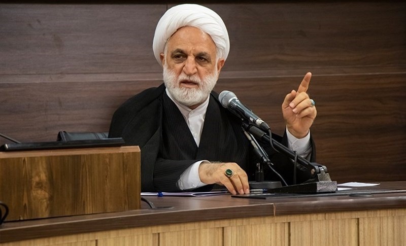  انتقادات صریح یک دانشجو در دیدار با محسنی اژه‌ای + فیلم
