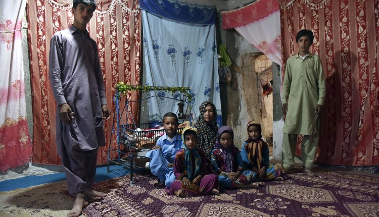 ۴۰۰ هزار کودک بیهویت در کشور شناسنامه