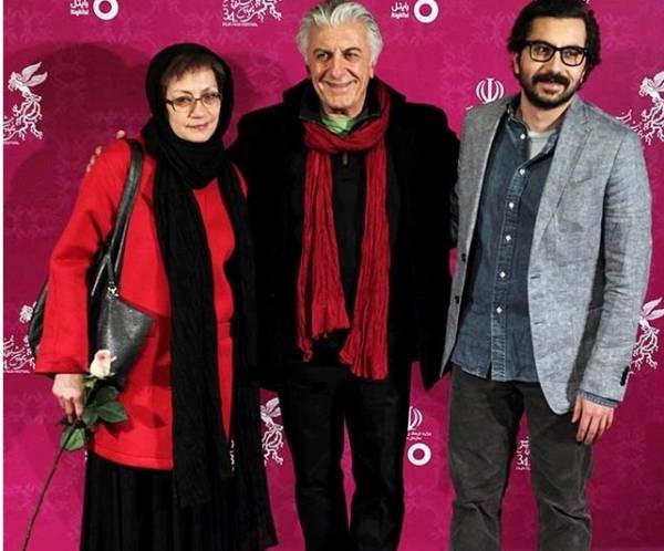 کنایه تند رضا کیانیان به نمایندگان و سخنگوی دولت کنایه تند رضا کیانیان به نمایندگان و سخنگوی دولت