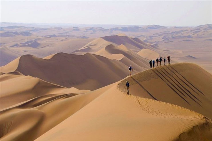 کویر گردی در قطر، یکی از جذابترین تفریحات در این کشور کویر گردی در قطر، یکی از جذابترین تفریحات در این کشور