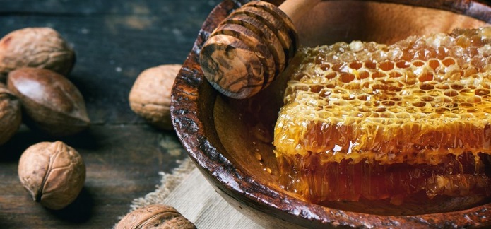 راههای تشخیص عسل طبیعی از تقلبی راههای تشخیص عسل طبیعی از تقلبی