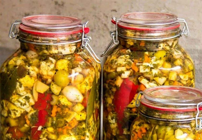 طرز تهیه ترشی بندری در منزل به سبک بازاری