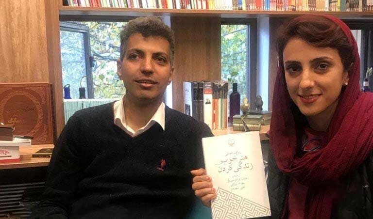 عادل فردوسی پور بر سر سفره ناهار دانشجویان شریف + عکس عادل فردوسی پور بر سر سفره ناهار دانشجویان شریف + عکس