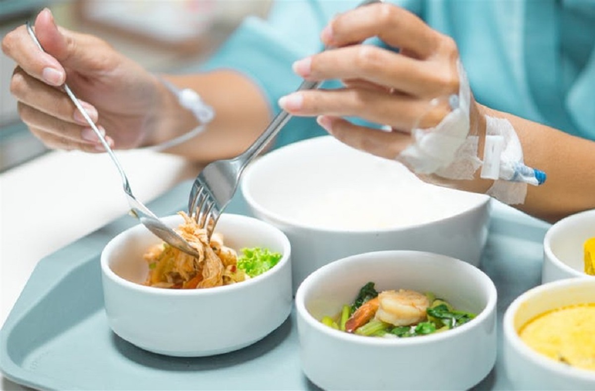 نکات مهم تغذیهای برای افراد تحت شیمی درمانی نکات مهم تغذیهای برای افراد تحت شیمی درمانی