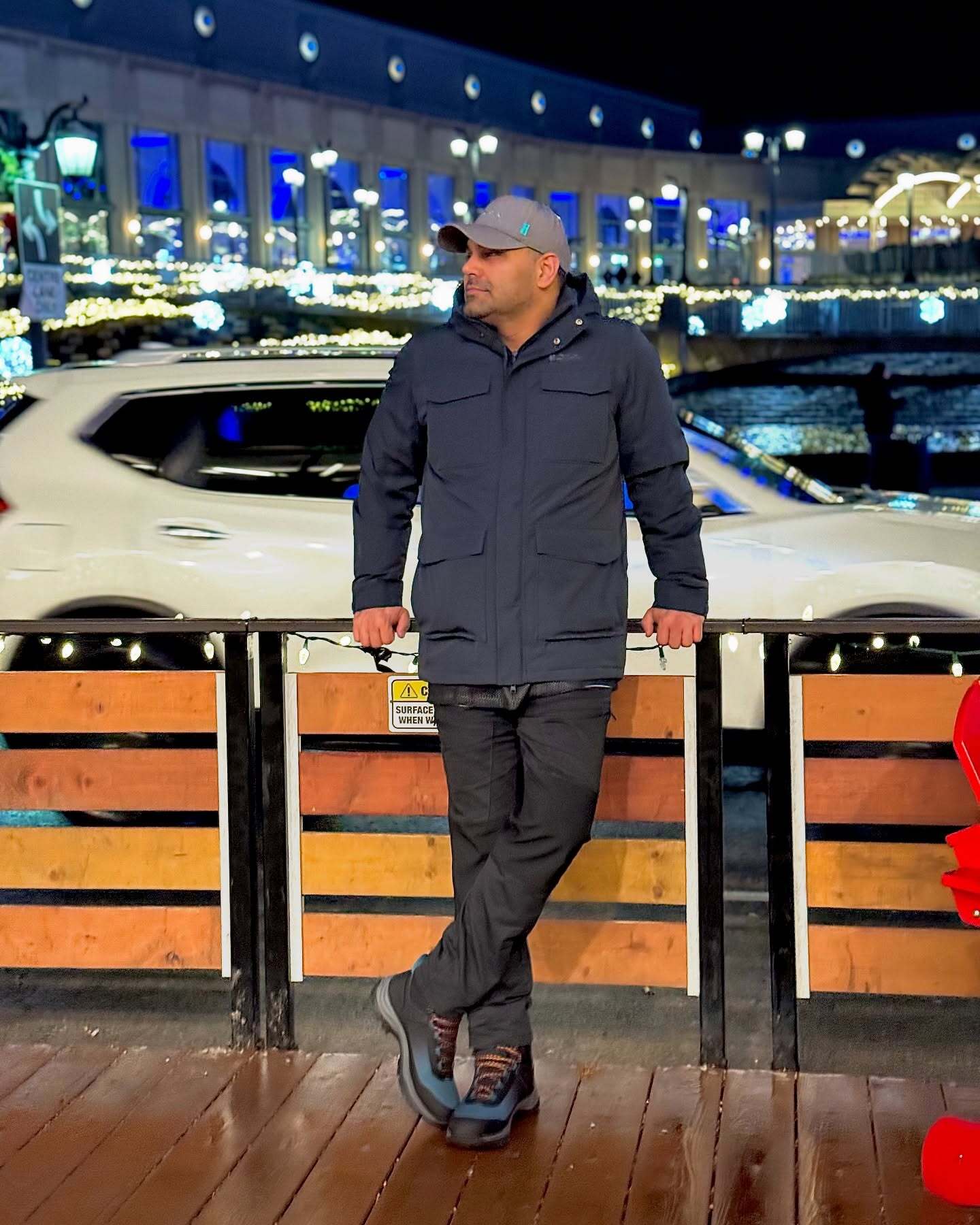 اولین عکس از آقای خواننده بعد از مهاجرت به کانادا اولین عکس از آقای خواننده بعد از مهاجرت به کانادا