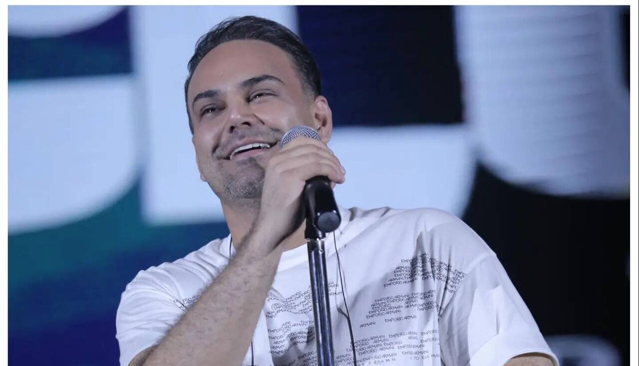 اولین عکس از آقای خواننده بعد از مهاجرت به کانادا اولین عکس از آقای خواننده بعد از مهاجرت به کانادا