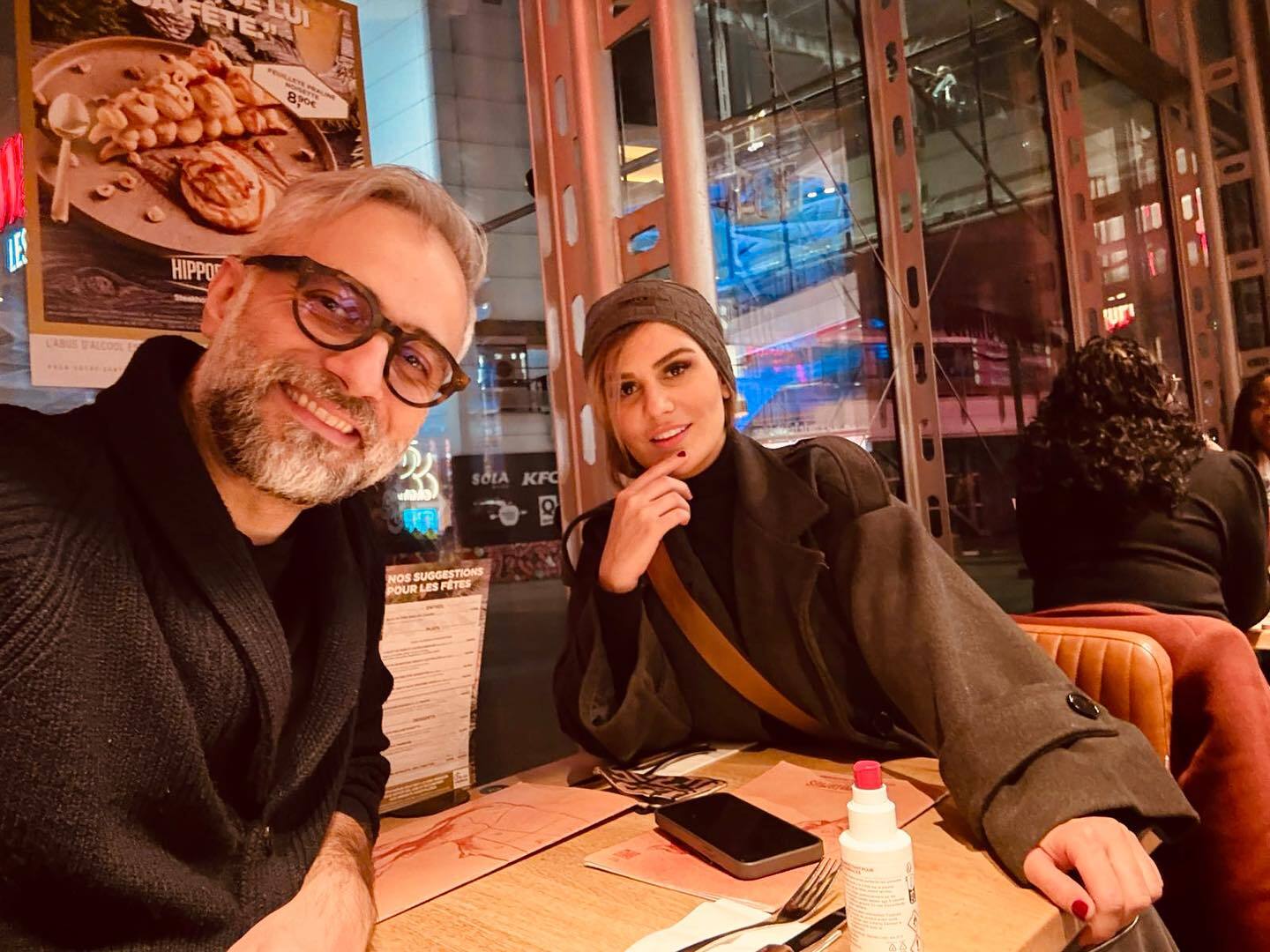 فیلم/قاب خانوادگی رز رضوی در پاریس پربازدید شد فیلم/قاب خانوادگی رز رضوی در پاریس پربازدید شد