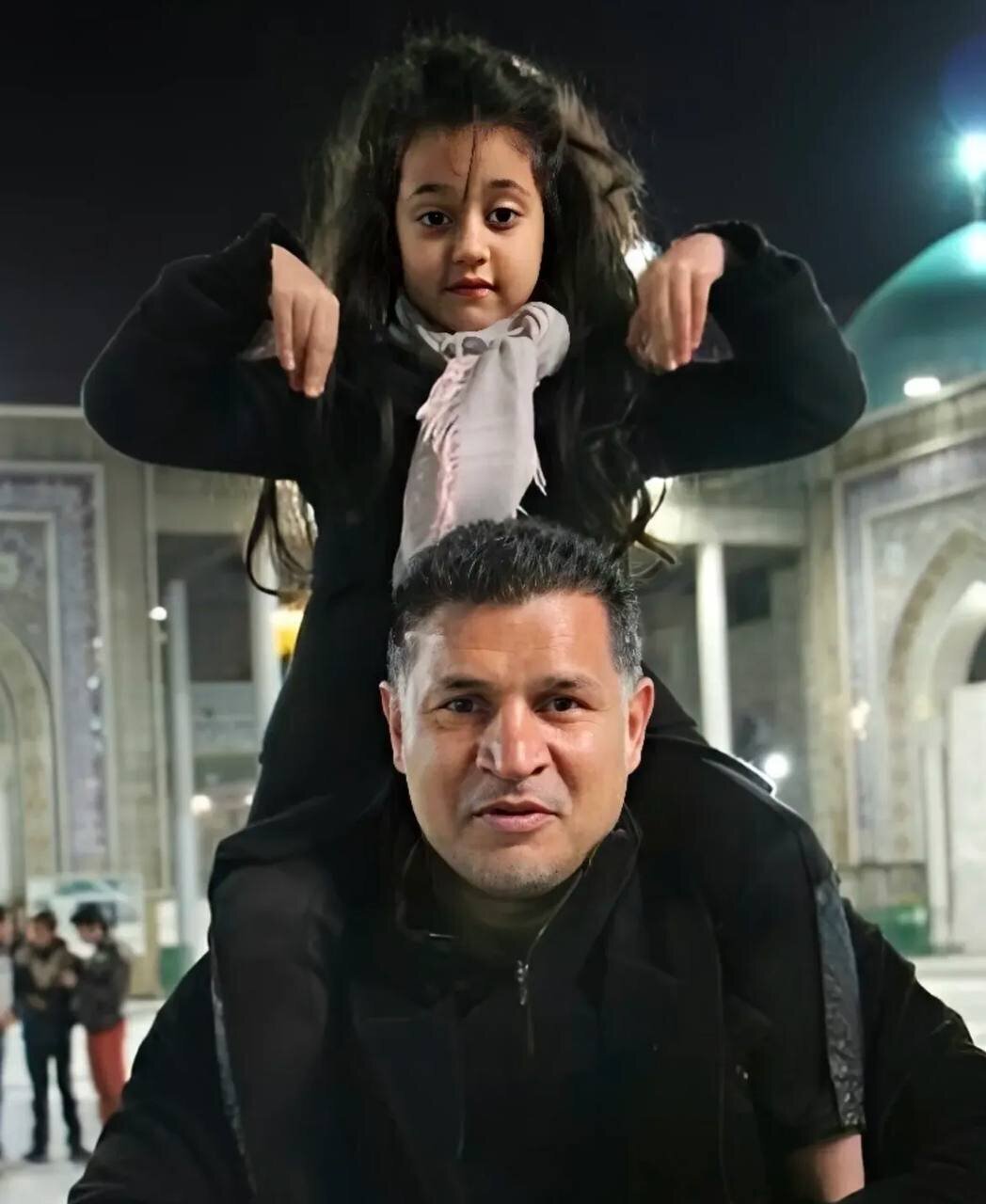 عکس/علی دایی و دخترش در حرم امام رضا