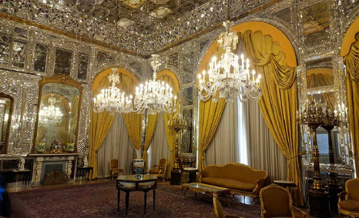 با ویژگی ها و جاذبه های گردشگری کاخ گلستان آشنا شوید با ویژگی ها و جاذبه های گردشگری کاخ گلستان آشنا شوید