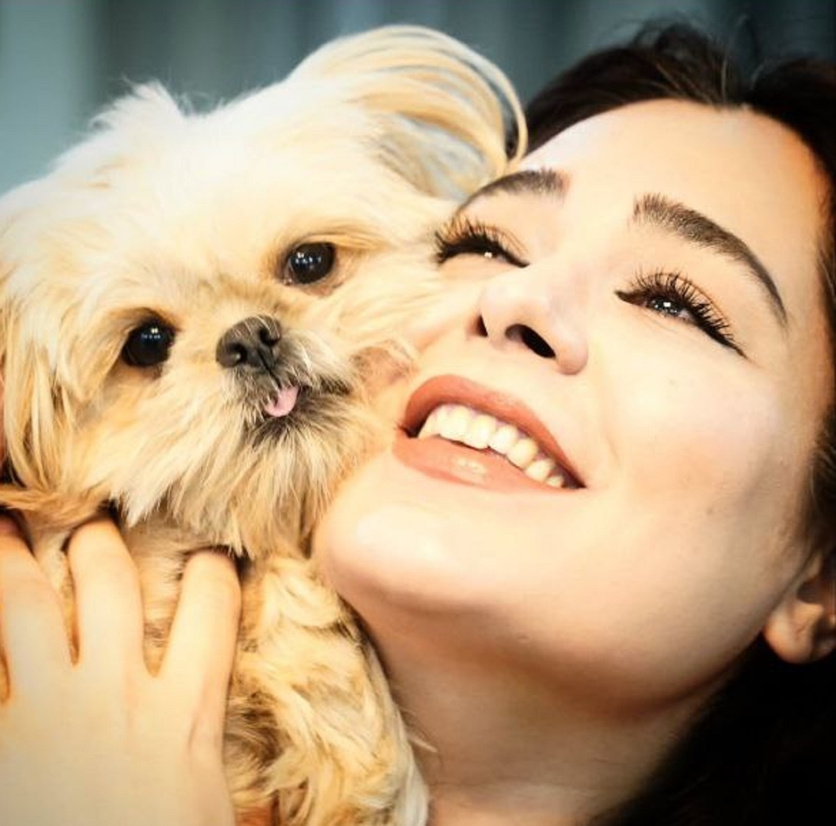 عکس/ سانیا سالاری با سگ در بغل