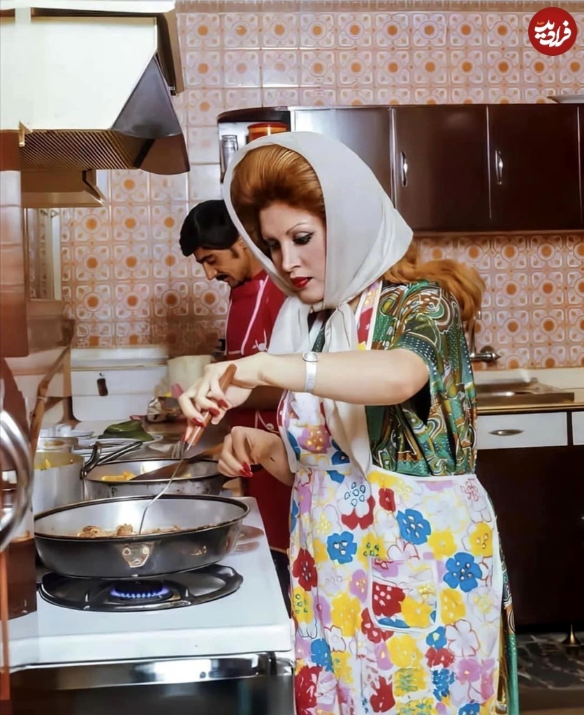 مهستی با روسری مهستی با روسری