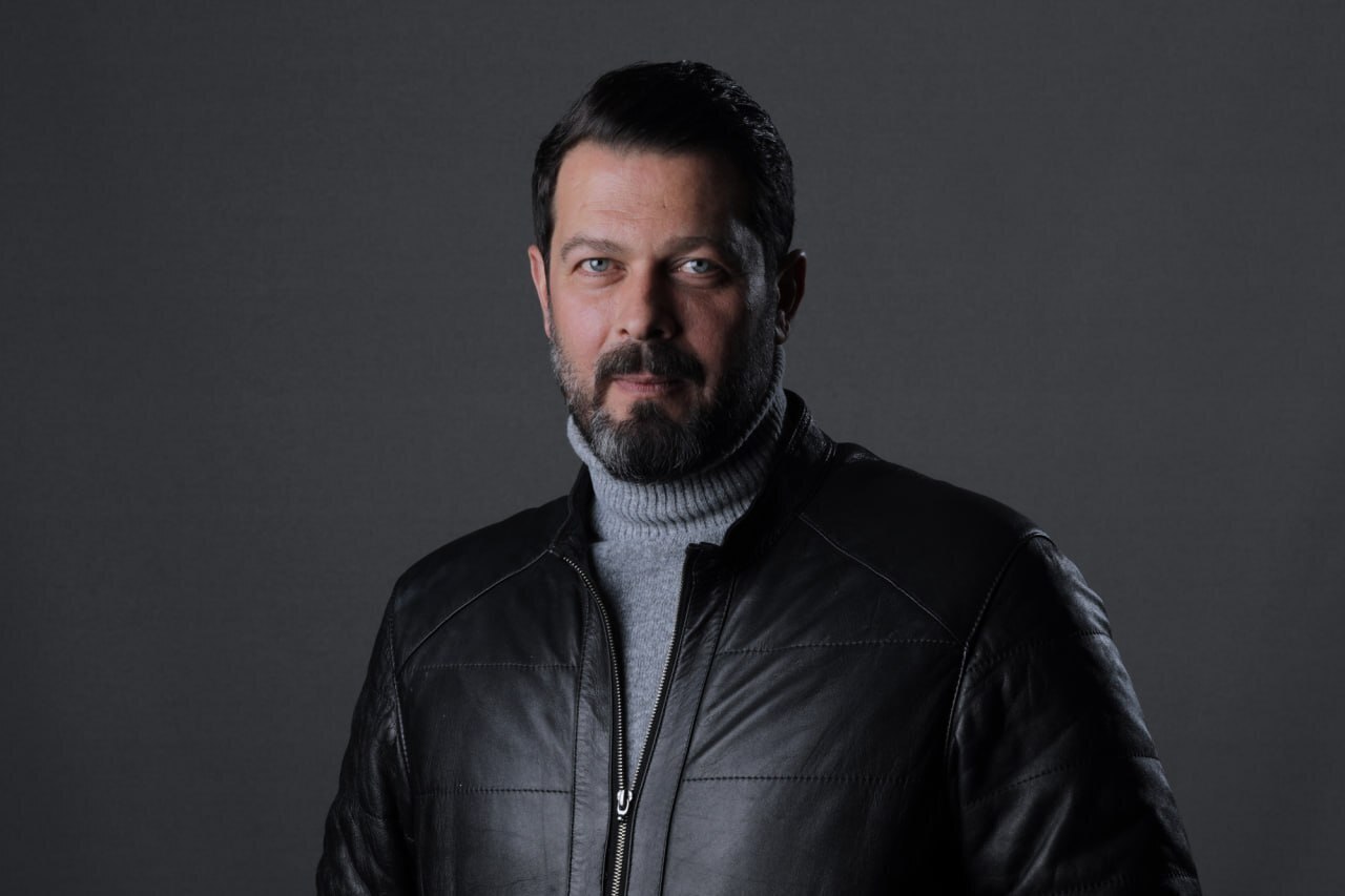 پژمان بازغی با کاپشن چرم گران قیمت