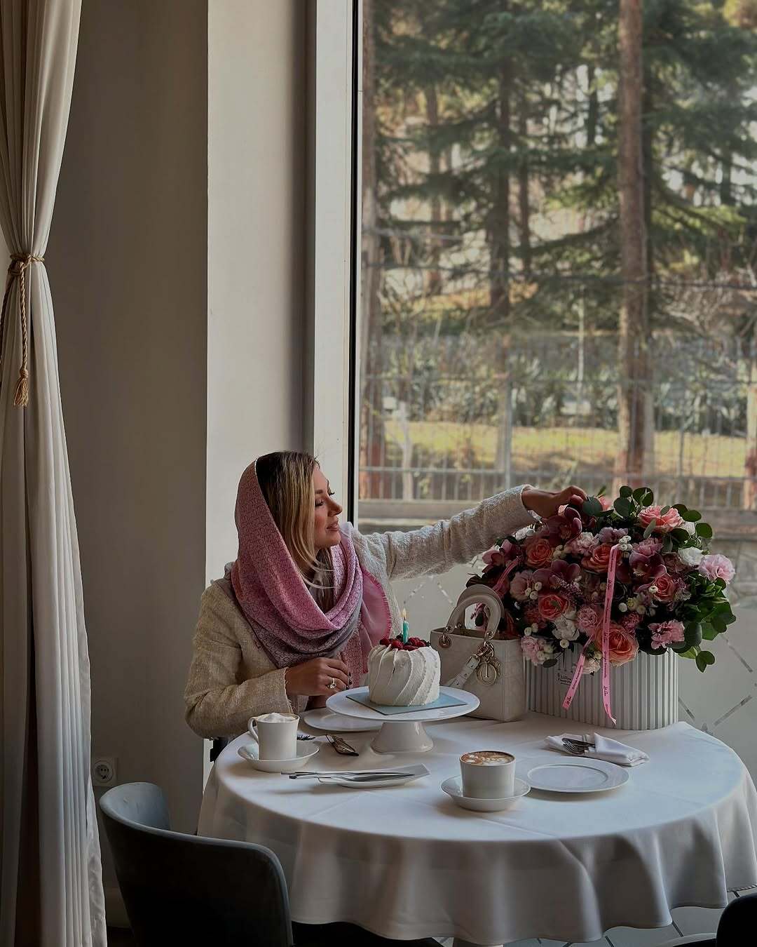 عکس/ جشن تولد لاکچری همسر بهرام رادان