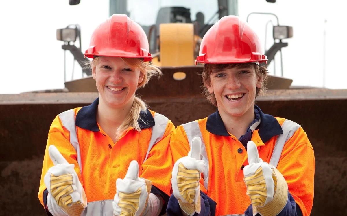 چگونه به انتخاب شغل به نوجوانان خود کمک کنیم؟