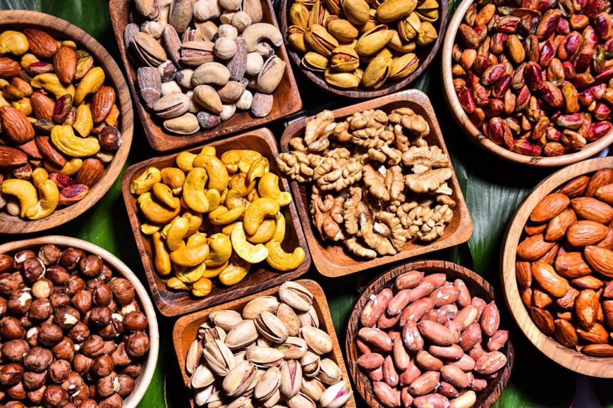 راهنمای خرید شیرینی و آجیل برای عید نوروز