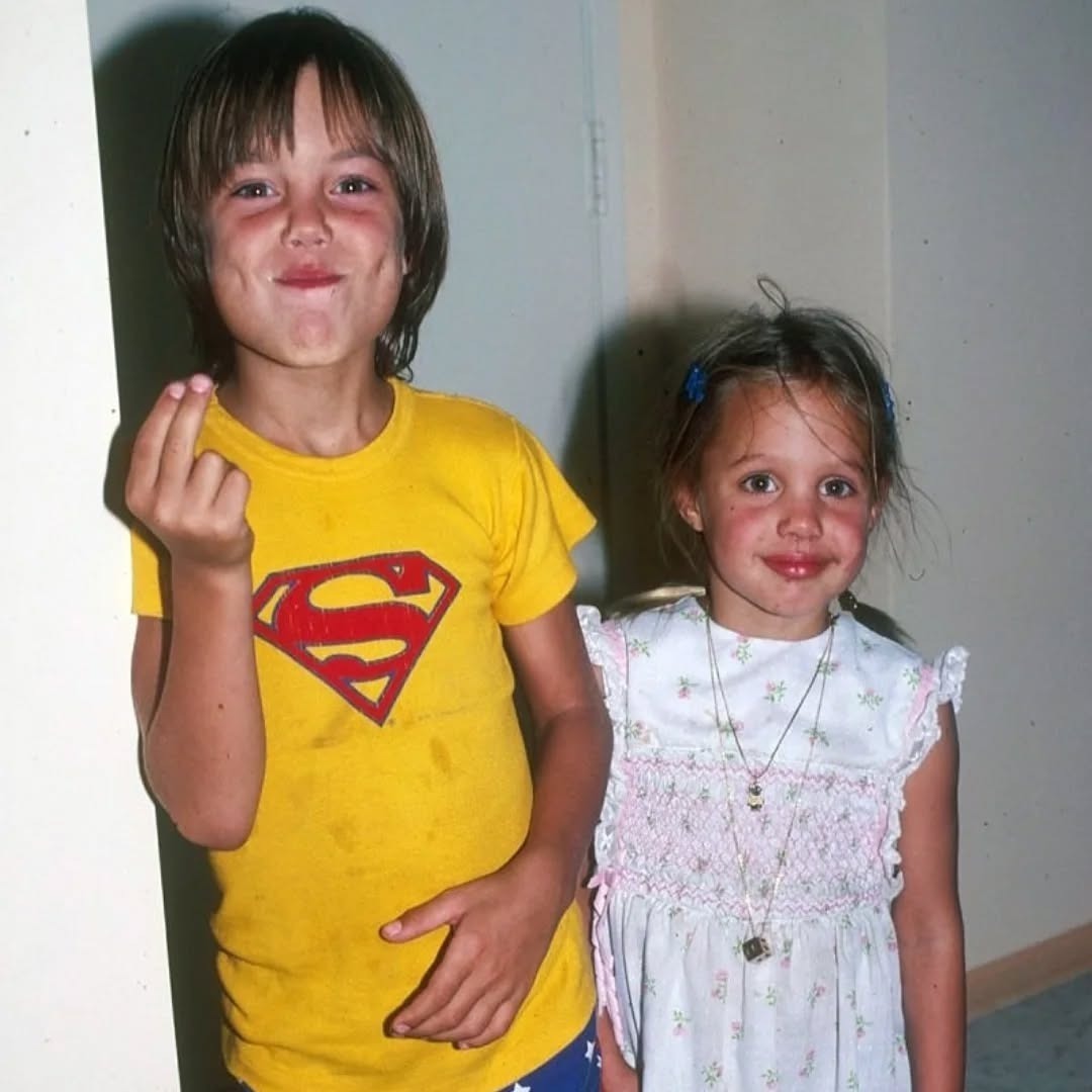 تصاویر دیدنی از کودکی آنجلینا جولی +عکس