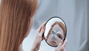 اختلال خودزشت پنداری چیست و چه علائمی دارد؟