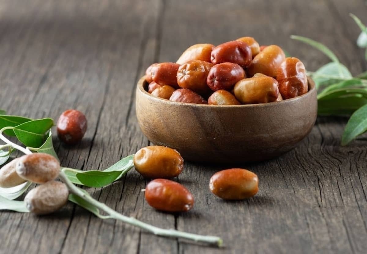 سنجد در هفتسین؛ راز سلامتی و طول عمر در سفره نوروزی سنجد در هفتسین؛ راز سلامتی و طول عمر در سفره نوروزی