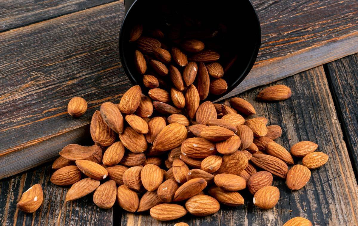 خواص و فواید بادام خیس خورده / بادام خیس خورده و این همه خاصیت؟!