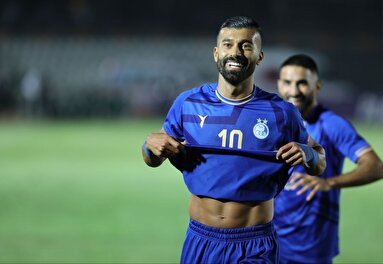 رامین رضاییان با دست شکسته در تمرین استقلال!