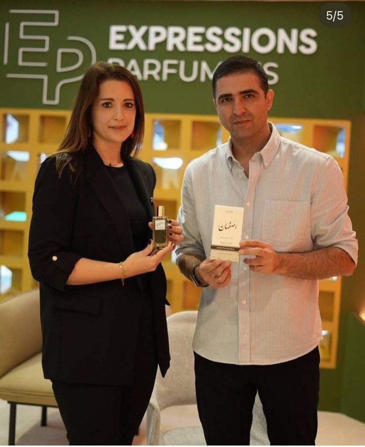 عطر شیراز و اصفهان بهترین عطرهای ۲۰۲۴ شدند عطر شیراز و اصفهان بهترین عطرهای ۲۰۲۴ شدند